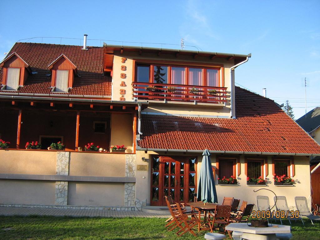 Tavi-fészek 3*