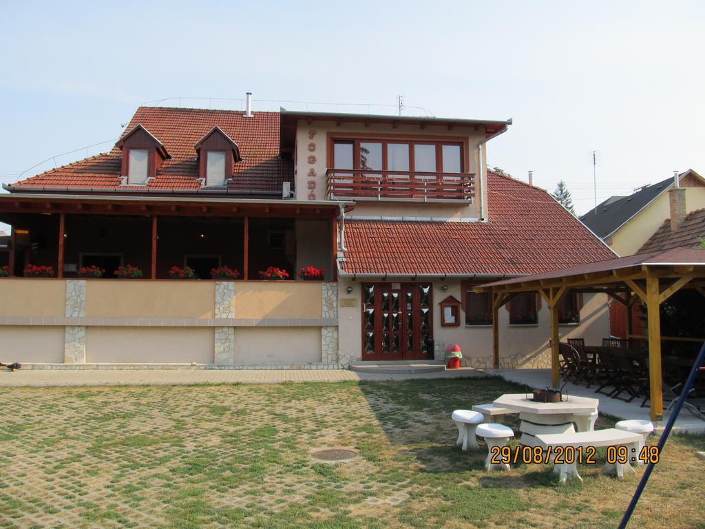 Tavi-fészek 3* Bánk